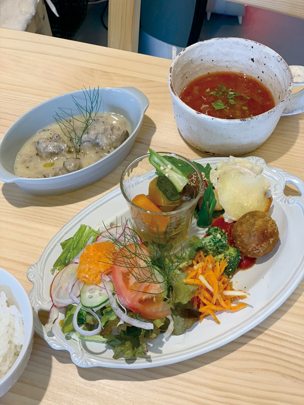 奈良市 Hugterre Cafe 花とピアノに囲まれた素敵な空間 Narakko 奈良っこ 奈良市 Hugterre Cafe 花とピアノに囲まれた素敵な空間 Narakko 奈良っこ