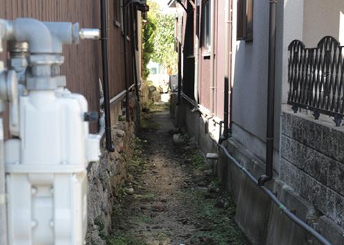 町には背割下水と環濠がめぐる