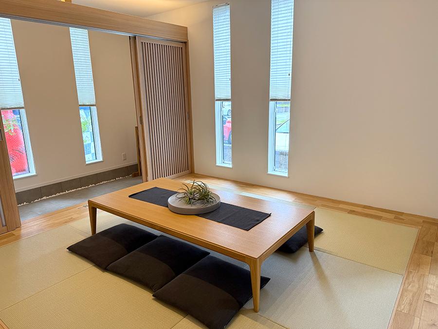 玄関土間からつづく和室