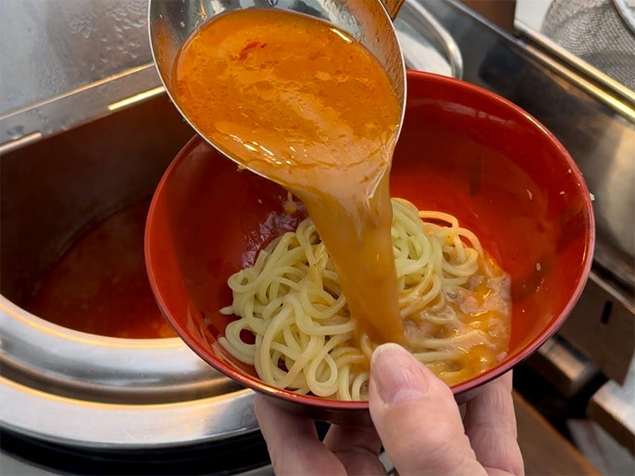 自分で温めて作る担々麺風ラーメン