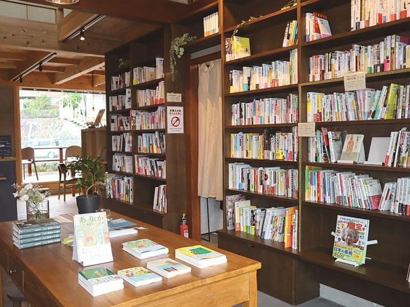 25-07bookcafe-kawaberi-03