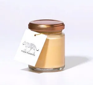 瓶に入ったプリンの写真。ラベルには虎のイラストと「TIGER PUDDING」の文字が書かれています。