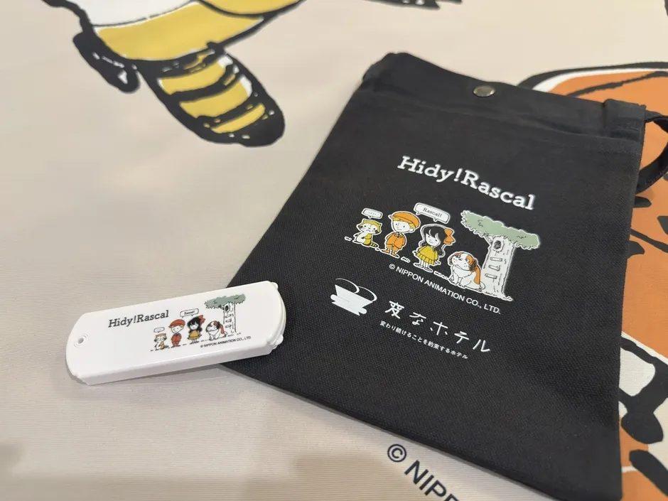 限定ノベルティのサコッシュとヘアコーム