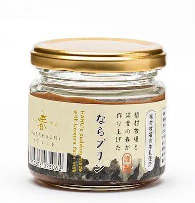 瓶に入ったプリンの写真