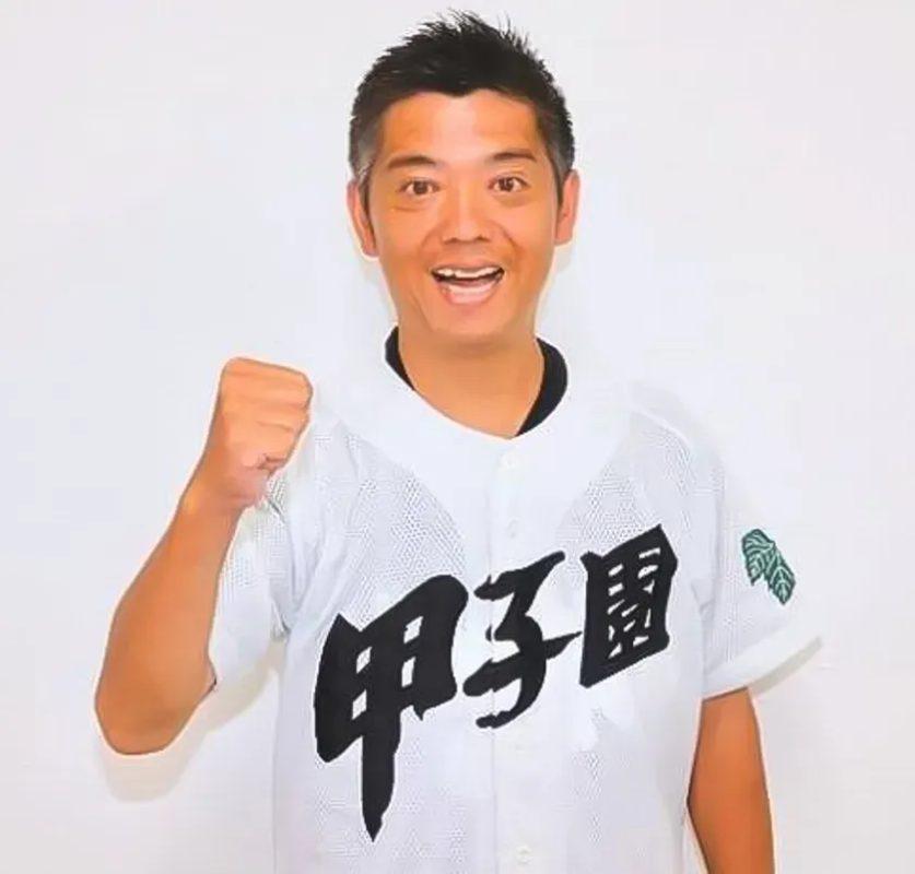 MCを務めるかみじょうたけしさん