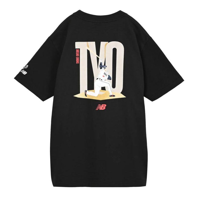 大谷翔平のイラストがプリントされた黒いTシャツ。