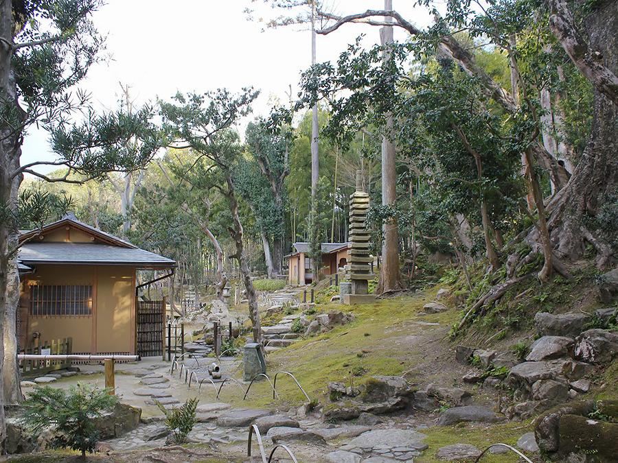 瑜伽山園地（旧山口氏南都別邸庭園）