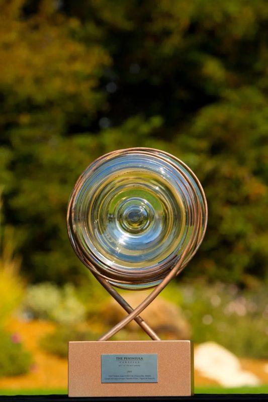 トロフィーの写真