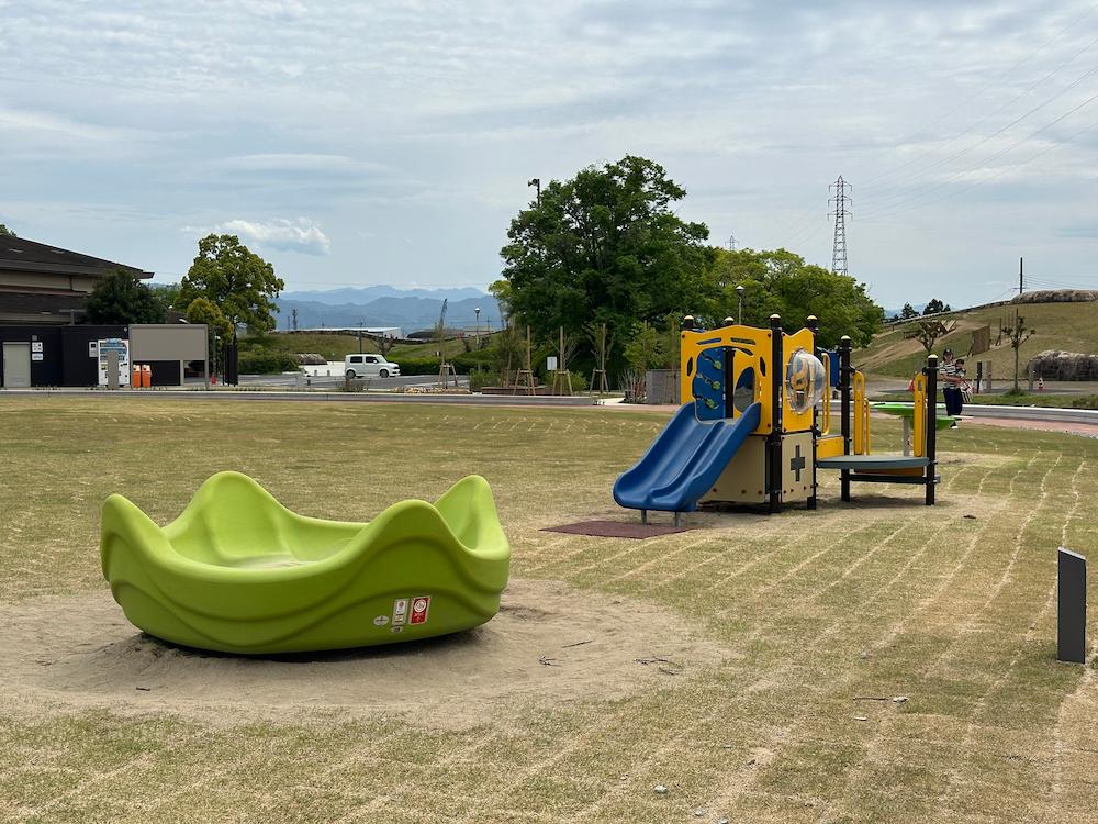 インクルーシブ遊具